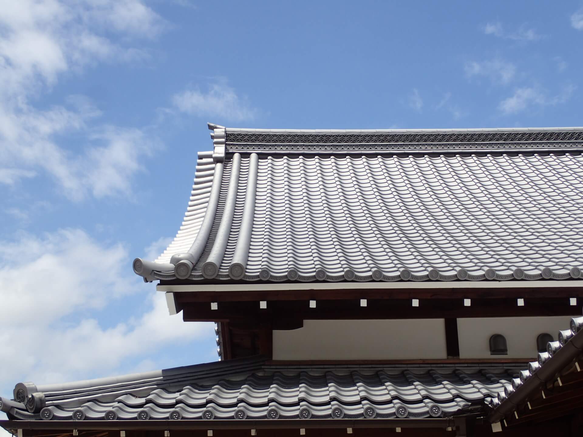 京都市内の寺院の瓦屋根