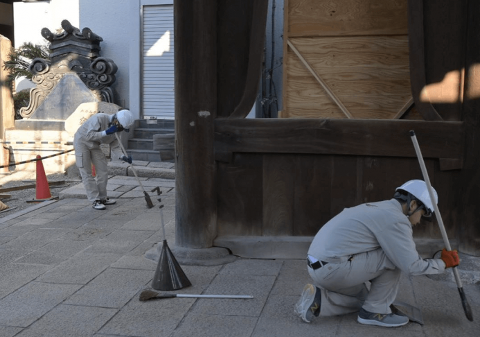 兵庫県尼崎市 本興寺での掃除